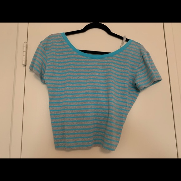 Crop Top with Bow in Back - Picture 2 of 3